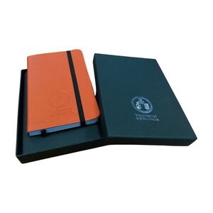 LIBRETA PIEL FLOR ESCUDO UV A6 - 7 X 10 CM - ESTUCHE CARTÓN PERSIAN